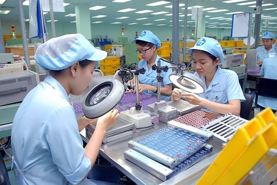Bàn giải pháp chuyển đổi xanh trong sản xuất công nghiệp