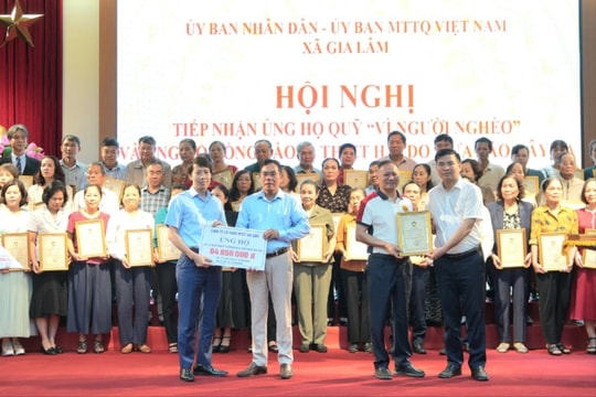 Gia Lâm tiếp nhận hơn 2,4 tỷ đồng ủng hộ Quỹ “Vì người nghèo” và đồng bào bị thiệt hại do mưa bão