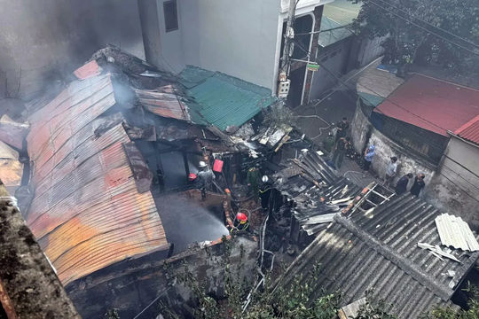 Hà Nội: cháy nhà ở phố Quang Tiến, 1 người tử vong