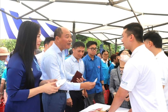 Phường Định Công ra mắt tuyến phố 4.0, thanh toán chỉ bằng quét mã QR