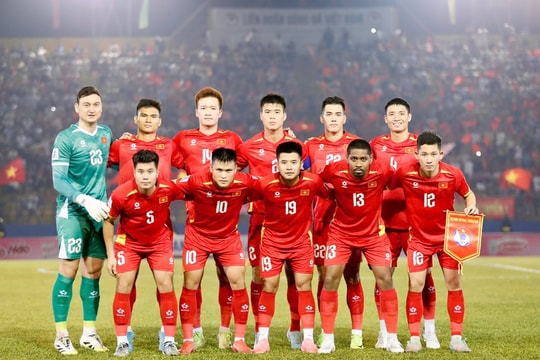 Đội tuyển Việt Nam và U22 quốc gia cùng tập trung trong tháng 11