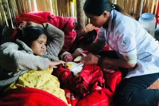 Những ca cấp cứu sản phụ thành công giữa tâm lũ Đà Nẵng