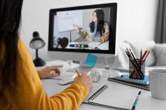 Bí quyết tự học tiếng Anh mà vẫn đạt điểm cao của sinh viên
