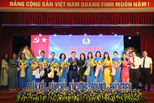 Xây dựng đội ngũ cán bộ công đoàn phường Hồng Hà có tư duy đổi mới