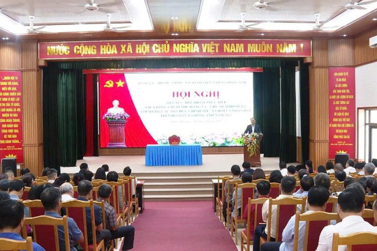Phụ nữ Đông Anh tham gia Hội nghị đối thoại với Bí thư Đảng ủy xã