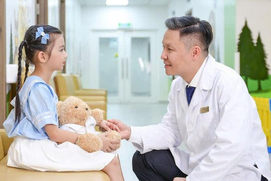 Bé trai 8 tháng tuổi hồi sinh thần kỳ nhờ trái tim nhân tạo ECMO