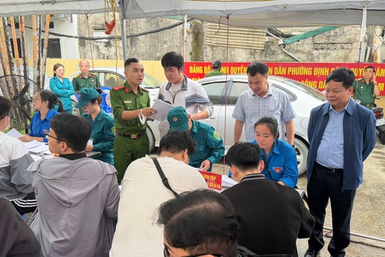 21 thanh niên phường Định Công viết đơn tình nguyện lên đường nhập ngũ