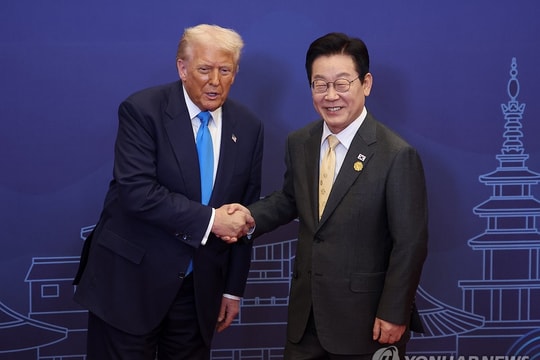 Mỹ chấp thuận để Hàn Quốc đóng tàu ngầm hạt nhân