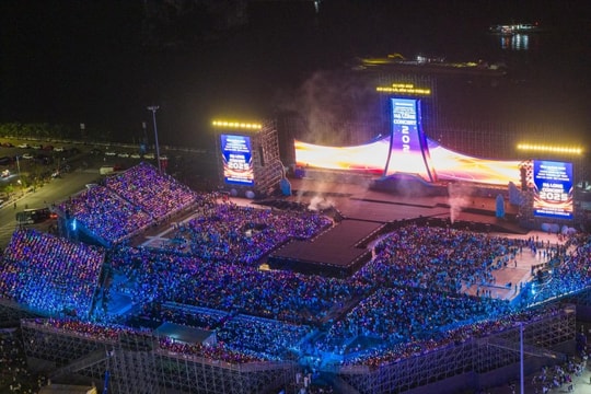Quảng Ninh bừng sáng với đại nhạc hội Hạ Long Concert 2025