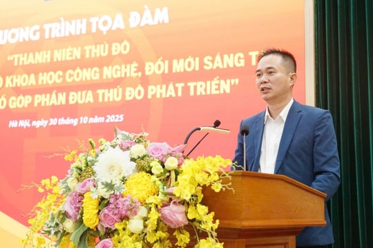 Nhà báo Ngô Vương Tuấn, Phó Tổng biên tập Báo Tuổi trẻ Thủ đô phát biểu khai mạc