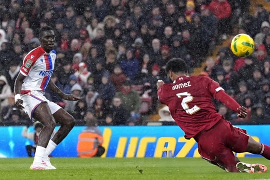 Liverpool 0-3 Crystal Palace: Cú sốc tại Anfield, The Reds bật bãi khỏi League Cup