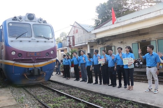 Công đoàn tặng 2.000 vé tàu và 500 vé máy bay miễn phí đưa người lao động về quê đón Tết