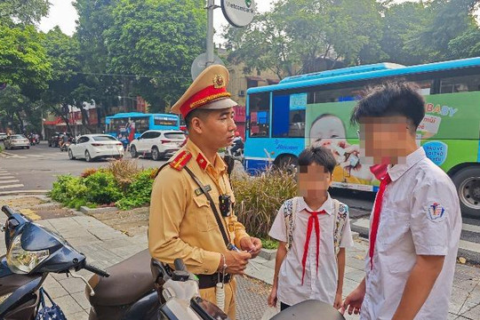 Xử lý hàng học sinh, phụ huynh vi phạm an toàn giao thông