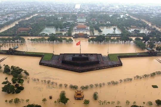 Hà Nội thăm hỏi, hỗ trợ 3 tỉnh, thành phố miền Trung 30 tỷ đồng khắc phục mưa lũ