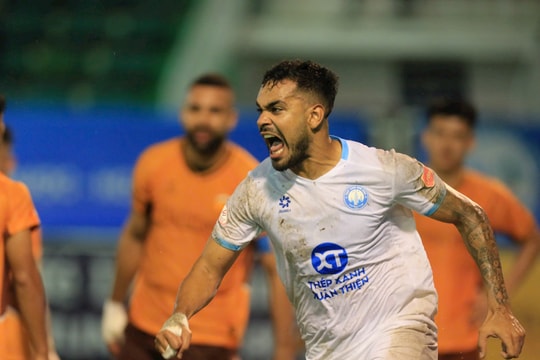 Đương kim vô địch Thép Xanh Nam Định tiếp tục mất điểm trước đội “chiếu dưới”