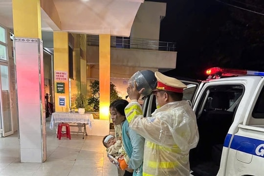 Cảnh sát giao thông Quảng Ngãi Dùng xe đặc chủng đưa cháu bé sốt cao đi cấp cứu trong đêm