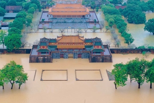 Hà Nội hỗ trợ Huế, Đà Nẵng, Quảng Ngãi 30 tỷ đồng khắc phục hậu quả mưa lũ
