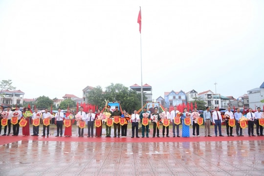 Xã Tiến Thắng: Hàng nghìn vận động viên bừng cháy tinh thần thể thao dưới mưa lớn