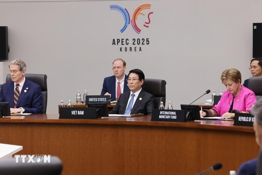 Chủ tịch nước dự phiên thứ nhất của Hội nghị các nhà lãnh đạo APEC 2025