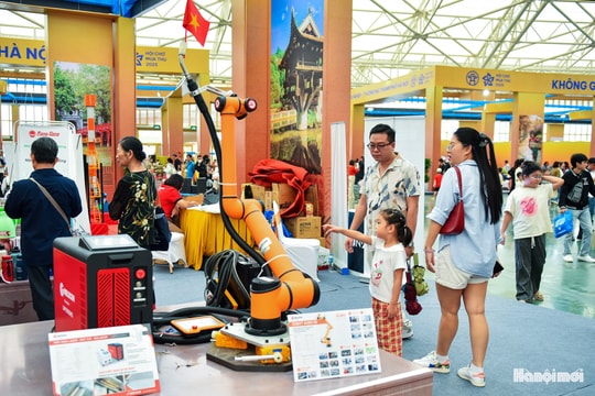 [Podcast] Rút gọn Lễ bế mạc Hội chợ Mùa thu 2025 - Chung tay hướng về miền Trung