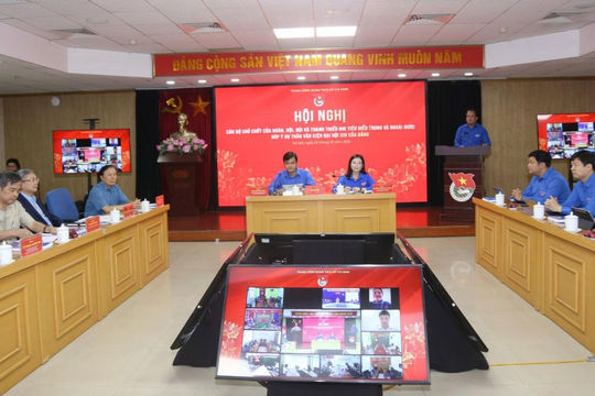Nhiều đại biểu trẻ gửi gắm những đề xuất tâm huyết khi góp ý vào Dự thảo văn kiện trình Đại hội Đảng XIV