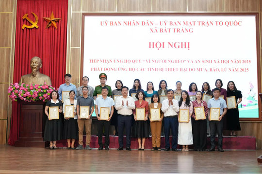 Xã Bát Tràng: tiếp nhận 682 triệu đồng ủng hộ quỹ “Vì người nghèo”