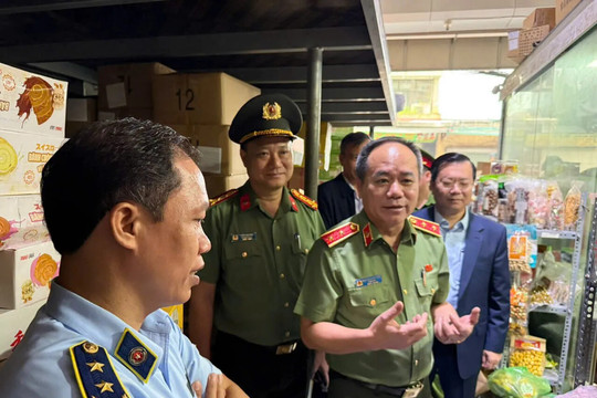 Giám đốc Công an TP Hà Nội kiểm tra thực tế tại làng nghề La Phù