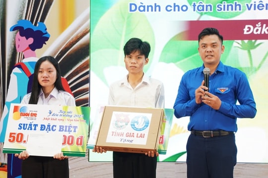 Đắk Lắk Chắp cánh ước mơ cho 143 tân sinh viên nghèo vượt khó