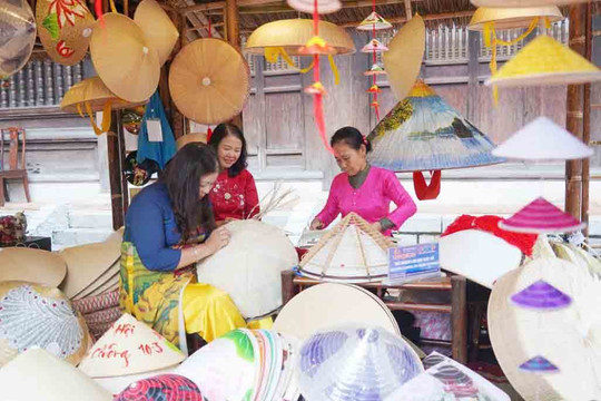 Festival Thăng Long - Hà Nội mở màn ấn tượng với “Hội tụ di sản"
