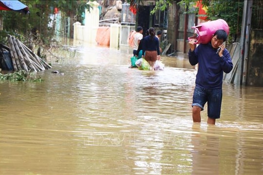 Hỗ trợ bổ sung 100 tỷ đồng cho thành phố Huế khắc phục thiệt hại do mưa lũ