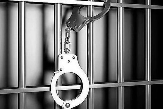 Huế: Tạm giữ đối tượng hành hung Cảnh sát giao thông điều tiết phương tiện tránh lũ