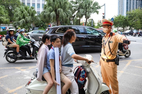 Duy trì và nâng cao hiệu quả an toàn giao thông học đường tại Hà Nội Kỳ 1: An toàn giao thông học đường trách nhiệm bắt đầu từ ý thức người lớn
