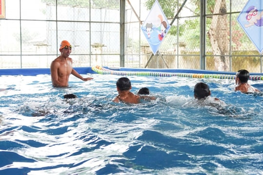 Ban hành tài liệu hướng dẫn dạy bơi an toàn cho học sinh