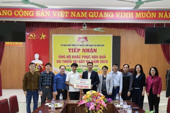 Phường Việt Hưng chung tay hỗ trợ đồng bào tỉnh Nghệ An khắc phục hậu quả bão lũ