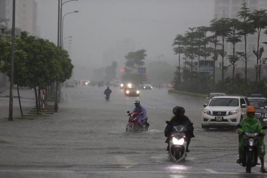 Bão Kalmaegi hướng về khu vực giữa Biển Đông