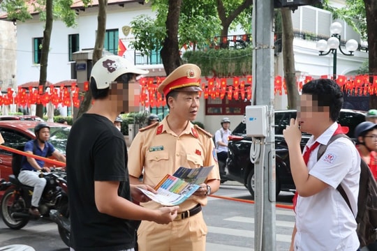 Duy trì và nâng cao hiệu quả an toàn giao thông học đường tại Hà Nội: Kỳ cuối: Phát huy mô hình “Cổng trường an toàn”
