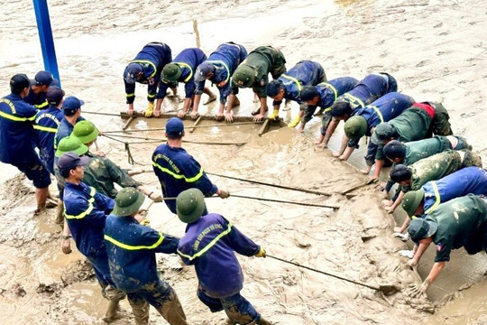 Thủ tướng yêu cầu khắc phục nhanh hậu quả mưa lũ tại khu vực Trung Bộ
