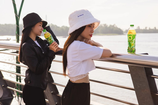 Chạm đáy cảm xúc, bật lại năng lượng: Gen Z rủ nhau “giải nhiệt cuộc sống” theo vibe Không Độ