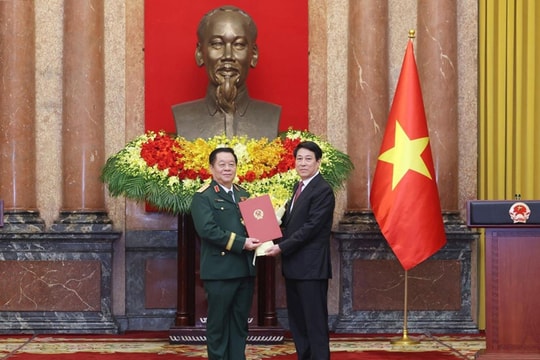 Chủ tịch nước trao quyết định bổ nhiệm Chủ nhiệm Tổng cục chính trị và thăng quân hàm Đại tướng, Thượng tướng