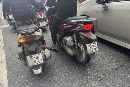Hà Nội: Đã xác minh, xử lý 2 xe mô tô gắn cùng một biển kiểm soát