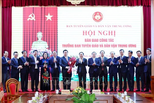 Hội nghị bàn giao công tác Trưởng ban Tuyên giáo và Dân vận Trung ương