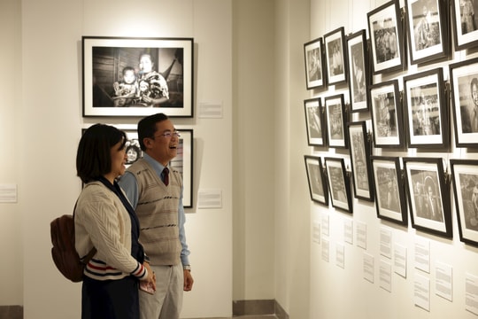 Hành trình chuyển mình đáng kinh ngạc của Việt Nam qua ống kính nhiếp ảnh gia người Anh