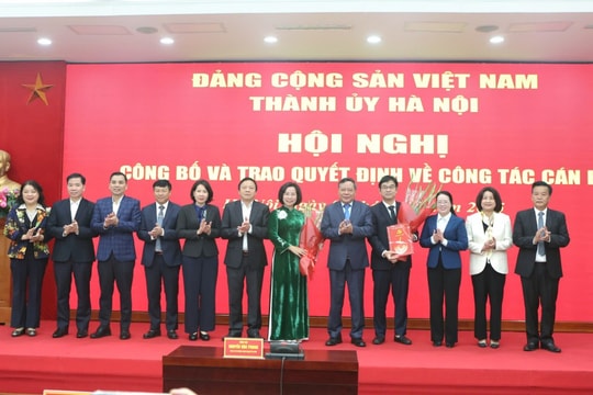 Thành ủy Hà Nội công bố các quyết định về công tác cán bộ tại Ủy ban MTTQ Việt Nam Thành phố