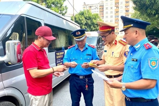 Hà Nội tăng cường kiểm tra hoạt động kinh doanh vận tải hành khách bằng ô tô