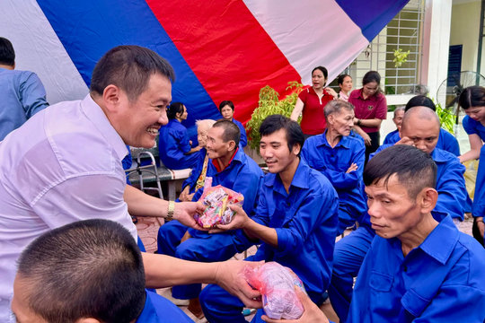 Hà Nội chăm lo người yếu thế, vun đắp “Hạnh phúc Nhân dân”