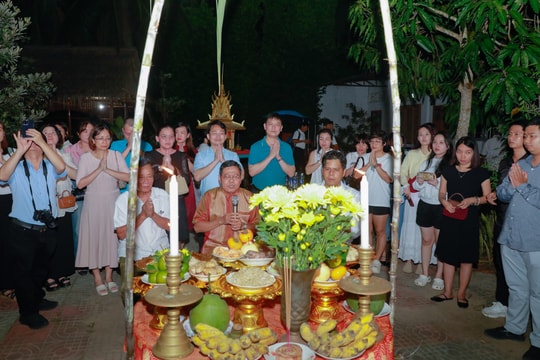 Độc đáo lễ hội cúng trăng, đút cốm dẹp của người Khmer