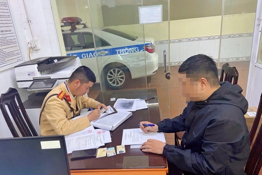 Cảnh sát giao thông Hà Nội Xử phạt nhiều trường hợp vi phạm từ phản ánh của người dân