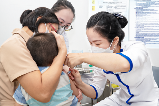 Tiêm vắc xin phòng chống dịch bệnh viêm não mô cầu hiệu quả