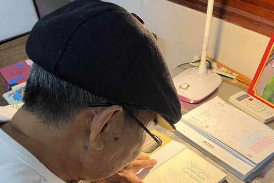 “Nhớ đêm cõng bạn lạc rừng”- Cuốn nhật ký về “thời hoa đỏ” đầy cảm xúc, giàu tính giáo dục