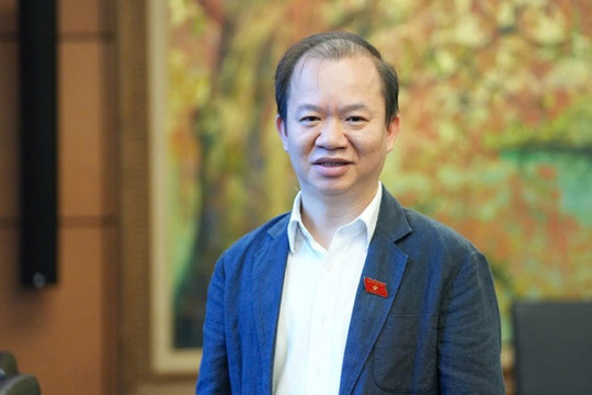 Đại biểu Bùi Hoài Sơn góp ý Dự thảo Báo cáo Chính trị Đại hội Đảng XIV: Cần coi mục tiêu vì con người là hạt nhân của mọi chính sách phát triển